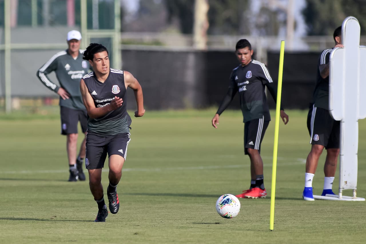 La Selección Mexicana realiza sus últimos ajustes en Los Ángeles (California) con miras a su debut, el primer partido en un torneo oficial con Gerardo Martino como técnico, contra Cuba por el Grupo A de la Copa Oro.