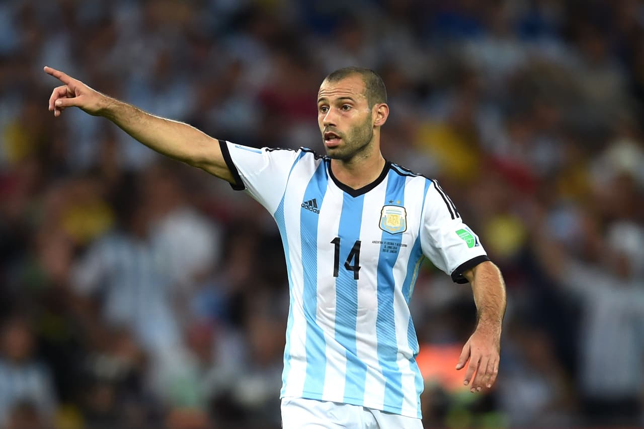 Javier Mascherano. Posición: Mediocampista. Edad: 31 años. Club: Barcelona (La Liga). Veces seleccionado: 123. Descripción: El 'Jefecito' es un auténtico líder del combinado argentino, con paso por las ligas de Argentina, Brasil, Inglaterra y un pilar del Barcelona por los últimos 6 años. Puede jugar de contención o central, aunque se sabe que prefiere estar en medio campo.