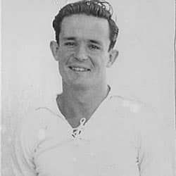 Aunque su llegada fue en la temporada 1933-34 Sauto hizo su debut en Derbi Madrileño hasta el 16 de febrero de 1936, partido que ganó el Real Madrid 3-1.