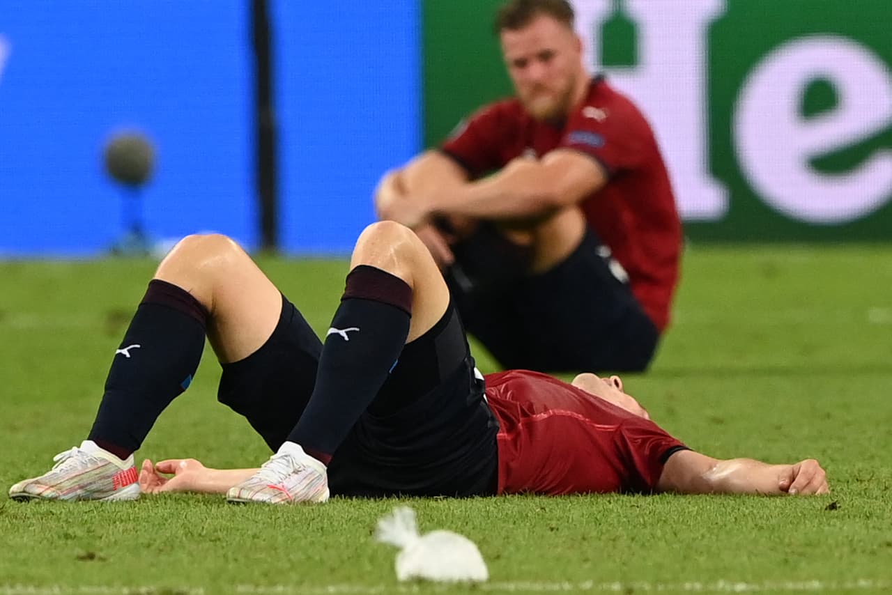 En contraparte, llegaron las lágrimas en la República Checa.
<br>