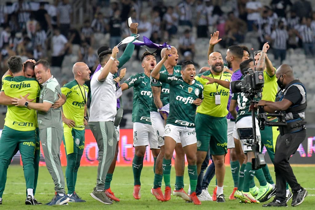 Tras un empate 0-0 en la ida Atlético Mineiro y Palmeiras repiten dosis, pero como el empate fue con 1-1 Palmeiras obtiene su pase a la final por el gol de visitante.