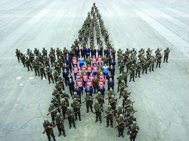 En el Clausura 2007 se buscó rendir un homenaje a las Fuerzas Armadas de México y la imagen se tomó en compañía del Ejército.