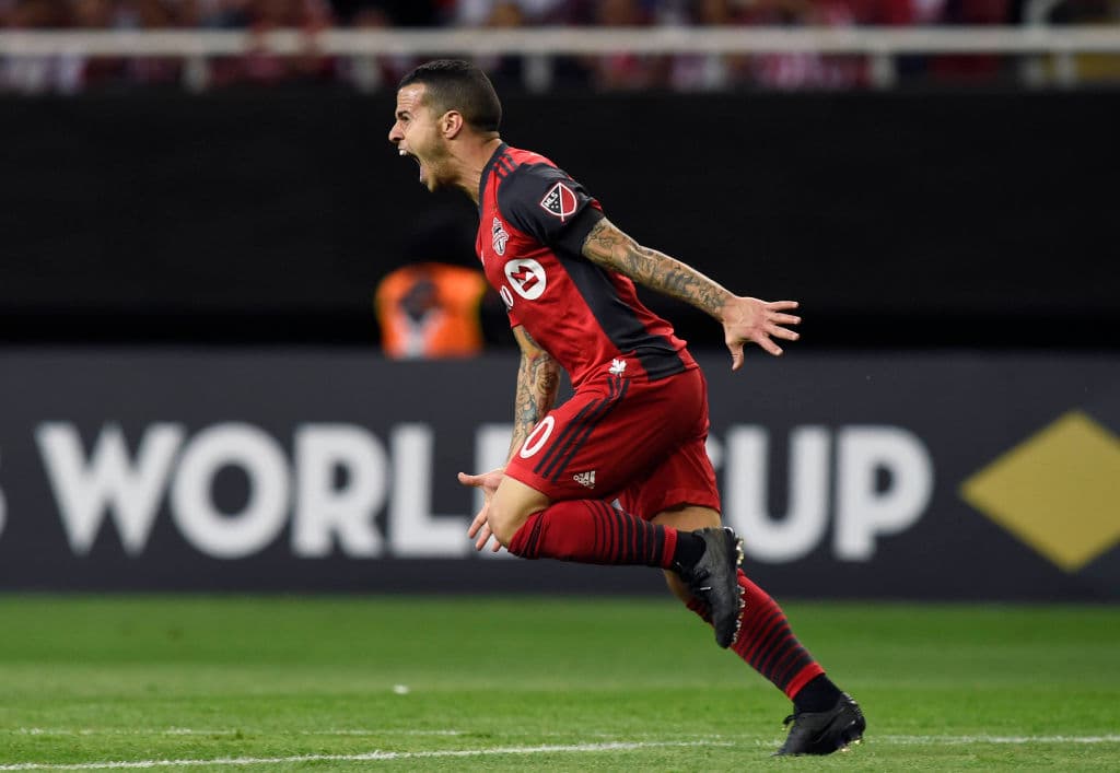 Lazio estaría interesado en 'repatriar' al italiano Sebastian Giovinco, estrella en la MLS con Toronto FC. El delantero de 31 años es un candidato para los de la capital italiana.