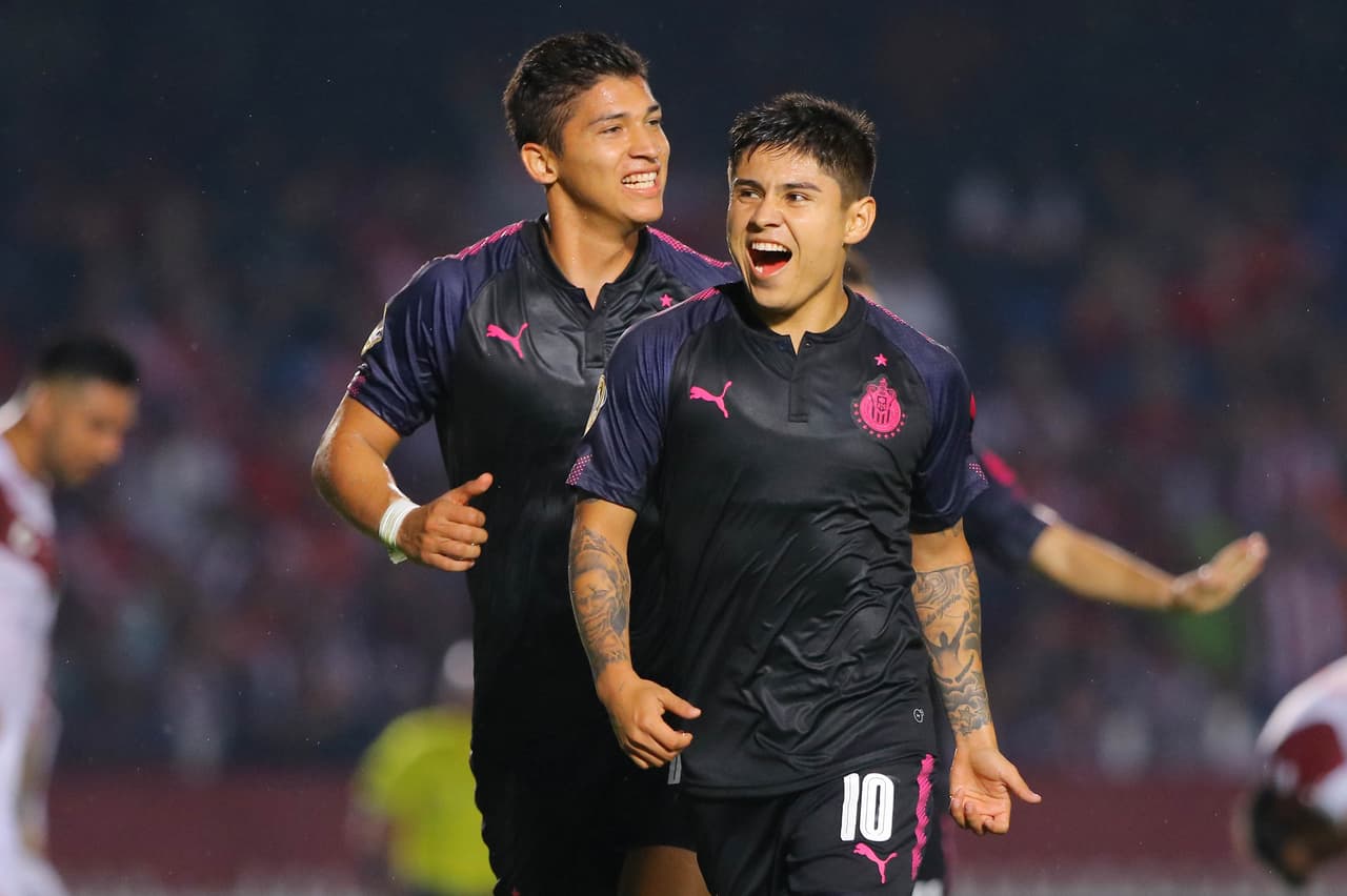 Chivas únicamente ha conseguido 7 victorias en 35 juegos oficiales de liga en México. Lo peor de todo, es que la mayoría de esas conquistas fueron de visitante, dejando ver que el equipo es, por mucho, el peor local de la Liga MX.