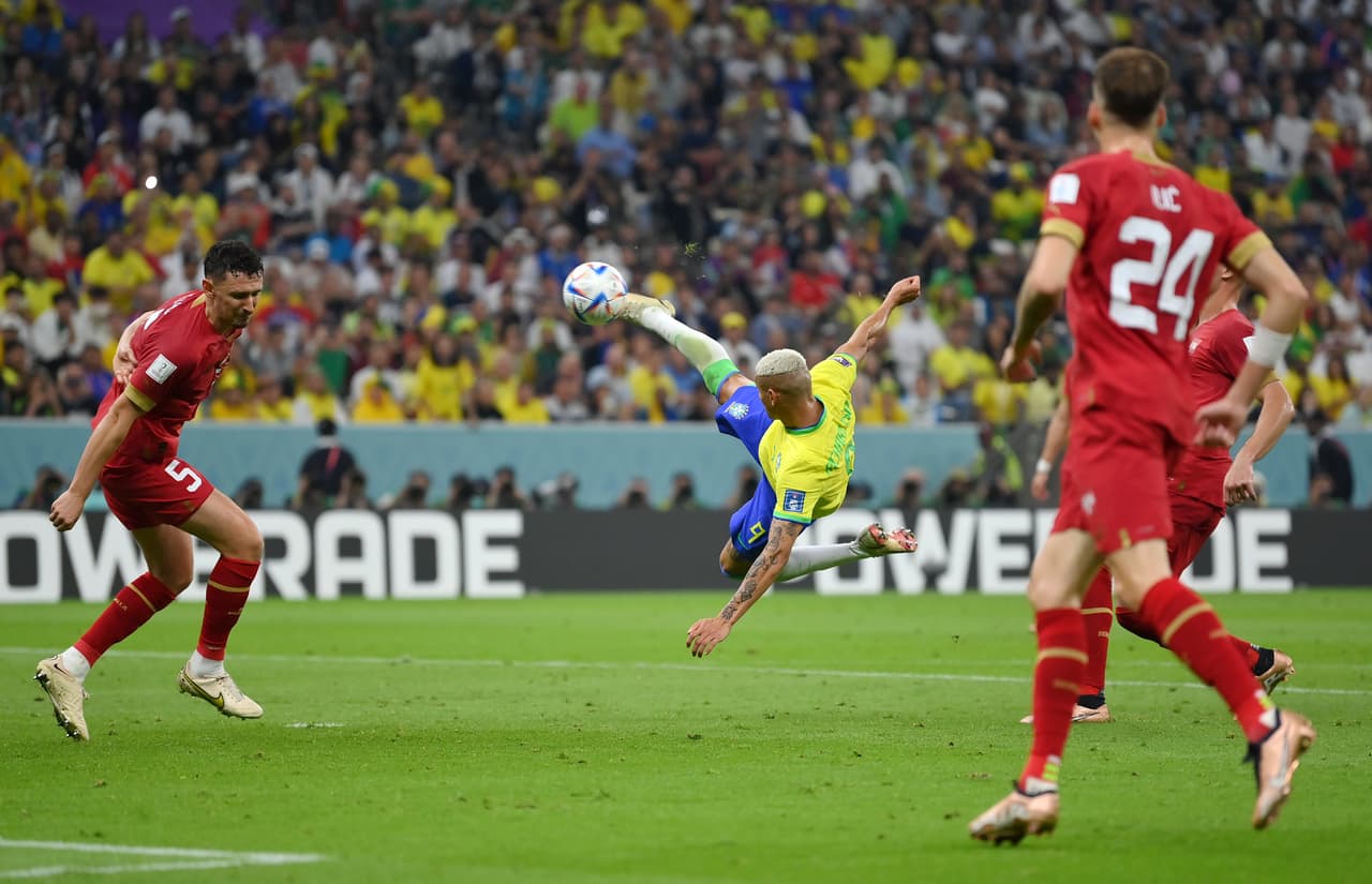 Brasil venció dos goles por cero a Serbia en su debut en La Copa del Mundo Qatar 2022 con la oportunidad de haber visto el mejor gol del Mundial de parte de Richarlison, en el mismo encuentro donde Neymar se fue lastimado y queda esperar saber si está lastimado o su salida fue sólo precaución.