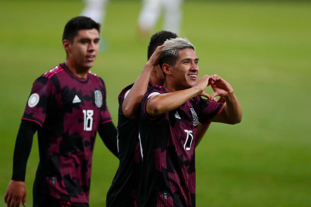 Con anotaciones de Uriel Antuna y Johan Vázquez, México vence 2-0 a Canadá, se meten a la final del Preolímpico y continúan con su paso perfecto en el torneo.