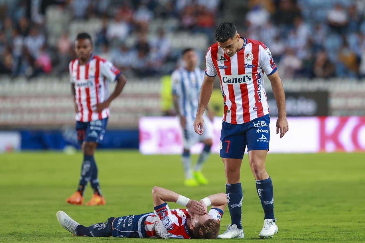 Facundo Waller no pudo terminar la primera mitad debido a una lesión.