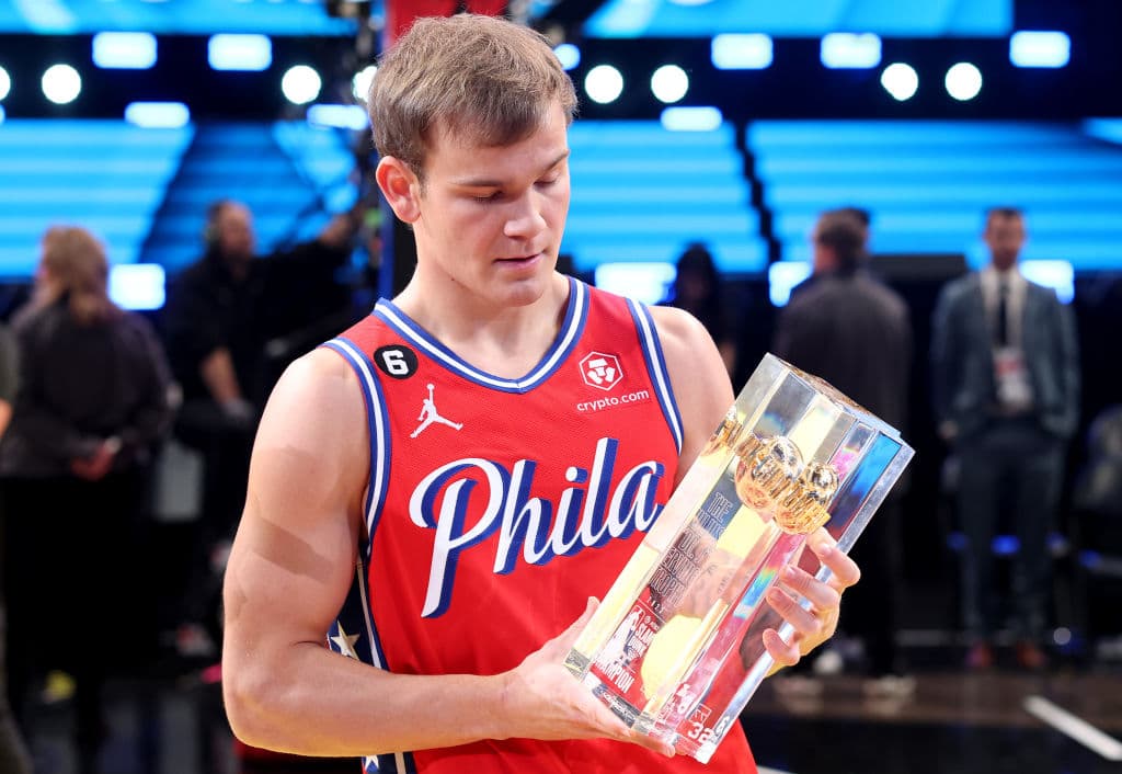 Mac McClung hace historia al ganar el concurso de clavadas de la NBA