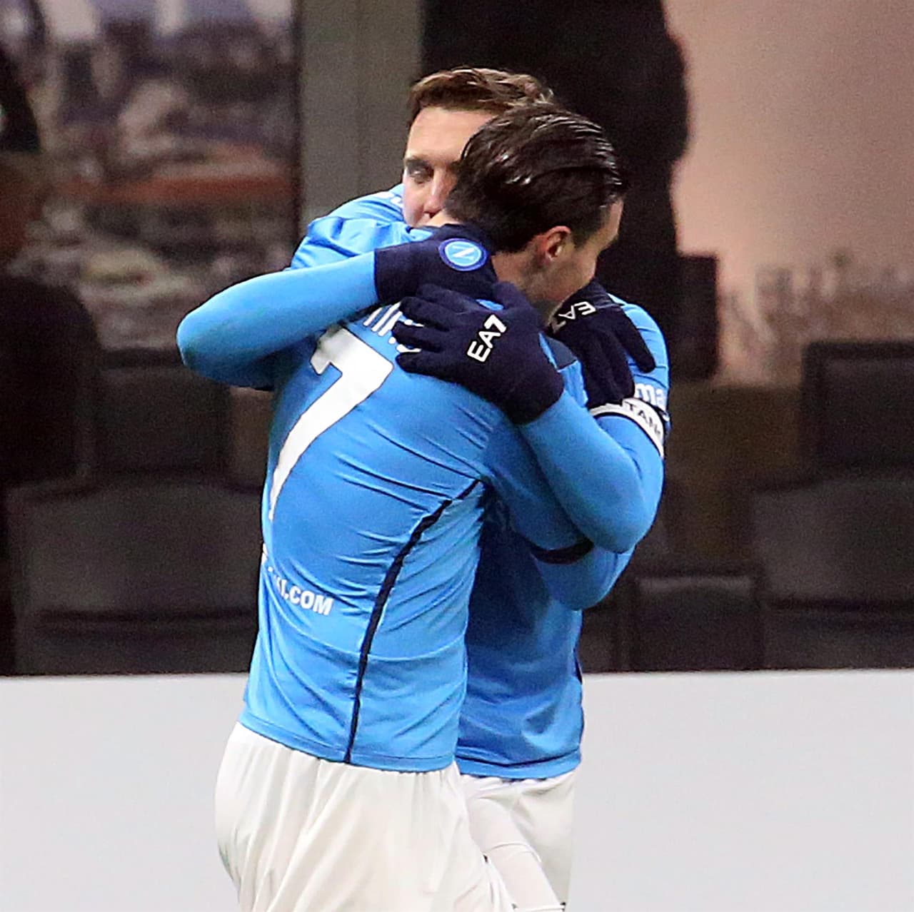 Napoli, con gol de Elif Elmas, se impone al Milan 1-0 en la fecha 18 de la Serie A. El mexicano Hirving Lozano fue titular durante el encuentro.