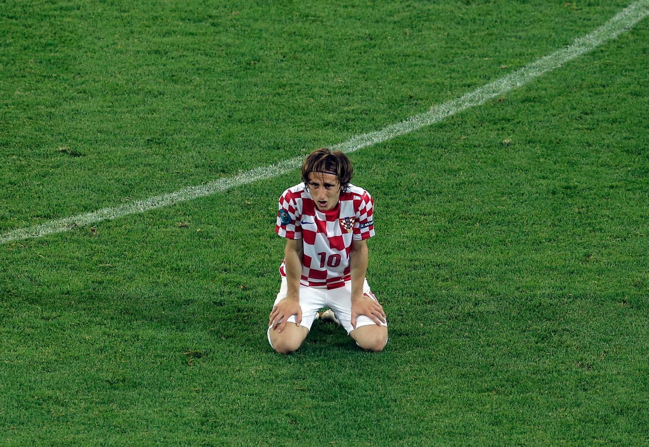 Modric volvió a vivir una decepción muy grande al quedar eliminado en la fase de grupos de la Eurocopa de 2012, situación que podría acabar con cualquiera menos con él. Estaba dispuesto a luchar.