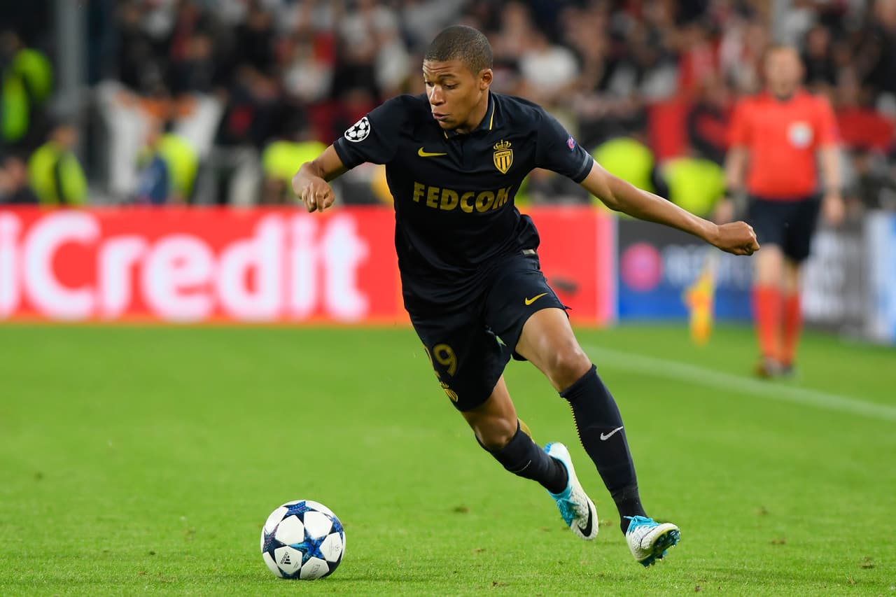Mbappé: sensación del pasado curso. Su irrupción fue tan buena que le bastaron seis meses para disparar su cotización hasta los 180 millones de euros, pero debe confirmar que es estrella del futuro.