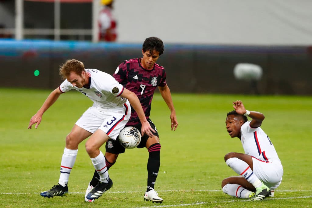 Con un zapatazo de Uriel Antuna al final del primer tiempo, México hace una fase de grupos perfecta al vencer 1-0 a los Estados Unidos.