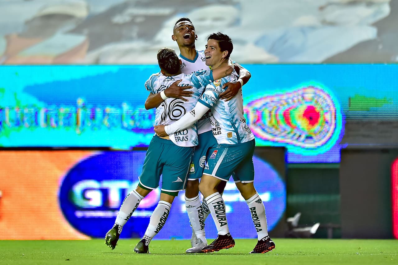 Con doblete de Victor Dávila y gol de Jean Meneses, León se impone 3-1 al Atlético San Luis y suman tres unidades.