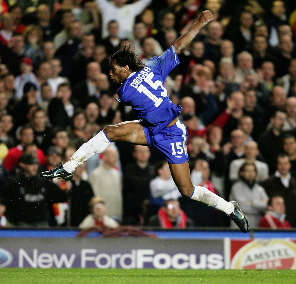 En 2001 fue ofrecido por 100 mil euros a Arsene Wenger; sin embargo, el entrenador Gunner rechazó la oferta al considerarla muy cara.