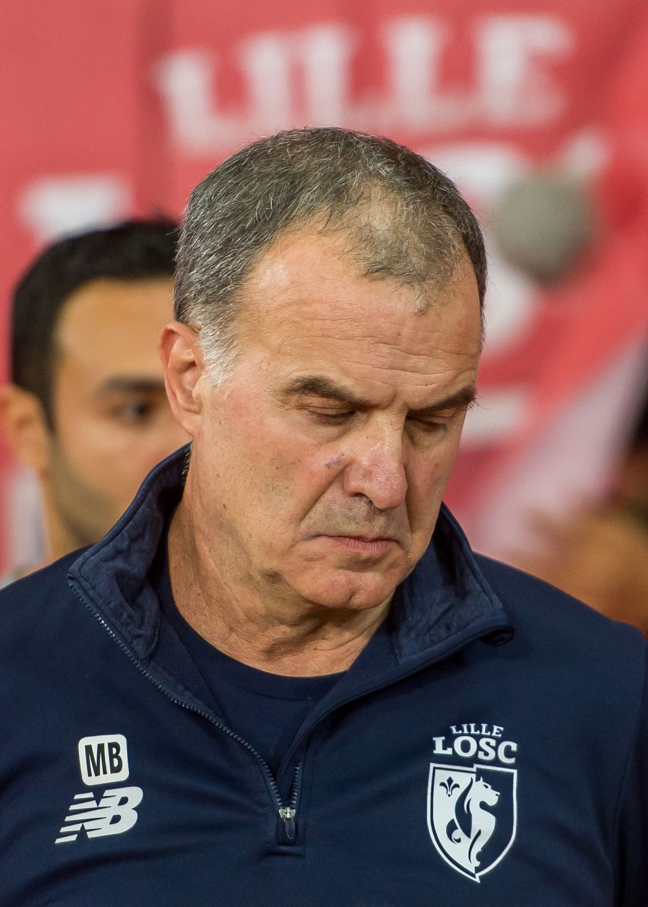 El pasado 22 de noviembre, con tres triunfos, tres empates y siete derrotas, el equipo decidió suspender temporalmente a Marcelo Bielsa de sus labores y posteriormente culminarlo.