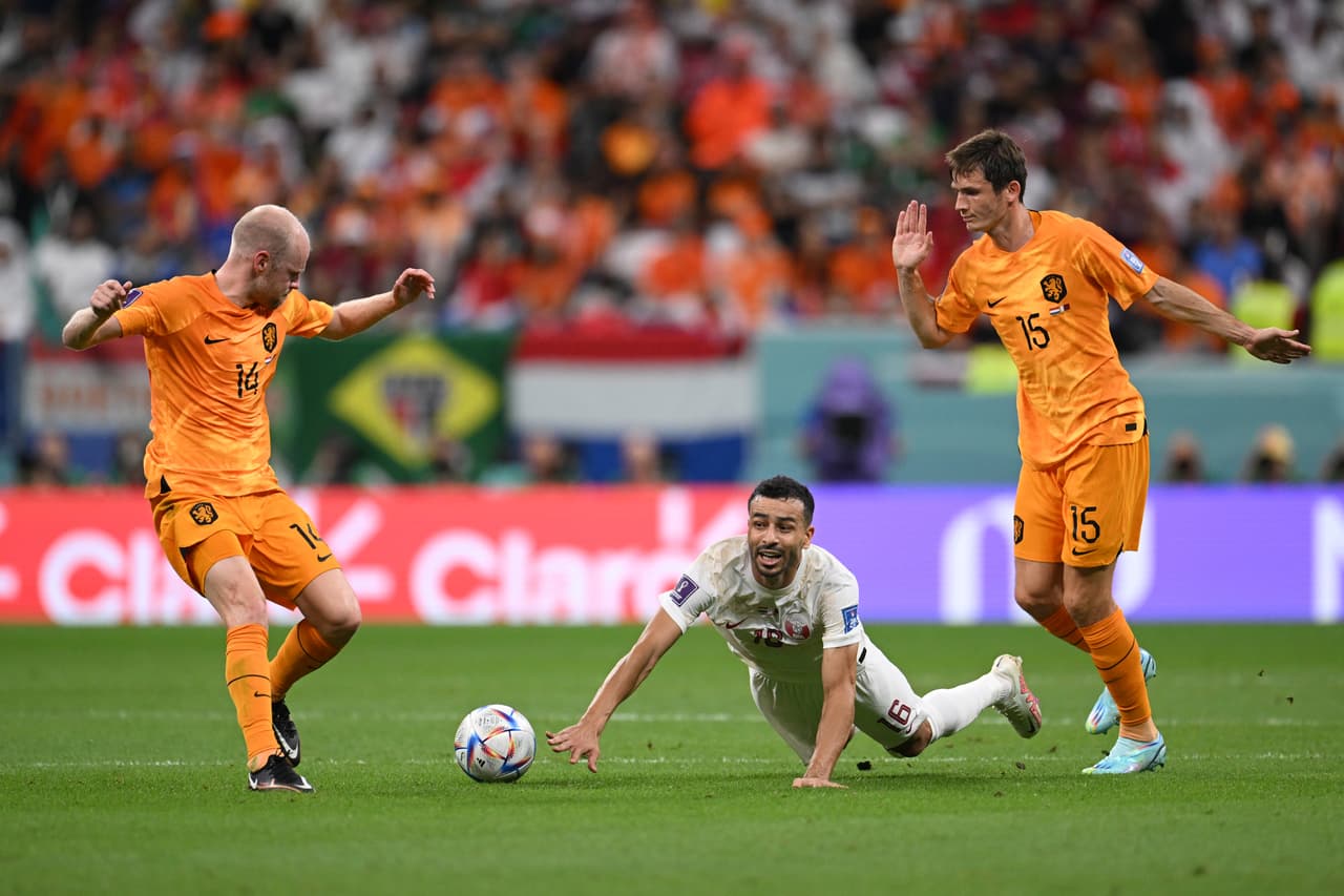 Países Bajos venció 2-0 a Catar con goles de Cody Gakpo (26’) y Frenkie de Jong (49’) para terminar de líder del Grupo A del Mundial Qatar 2022.