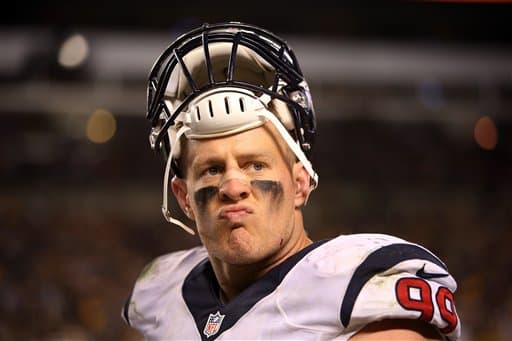 Disfruta algunas de las mejores tomas fuera y dentro de los emparrillados del ala defensiva de los Houston Texans.