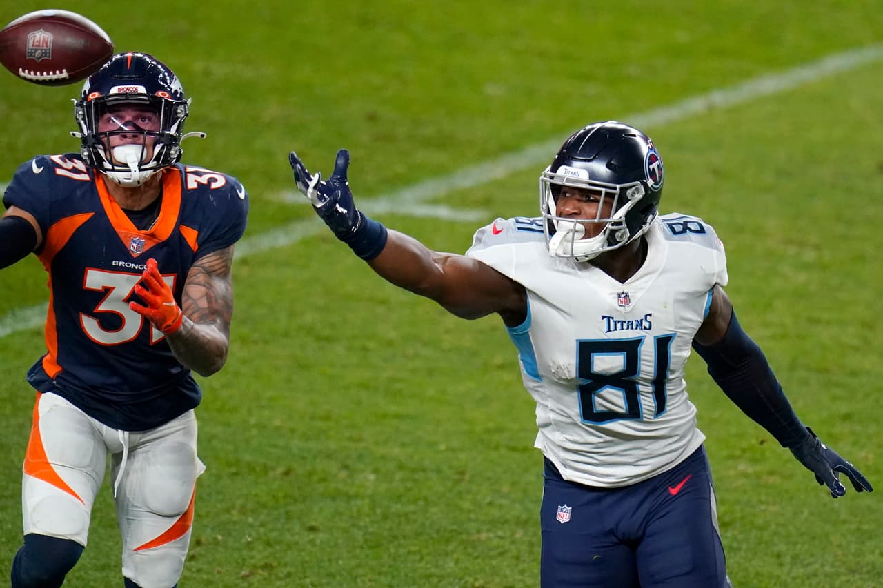 Derick Henry brilla en el juego al romper las 100 yardas, y los Titans consiguen la victoria 16-14 sobre los Denver Broncos.