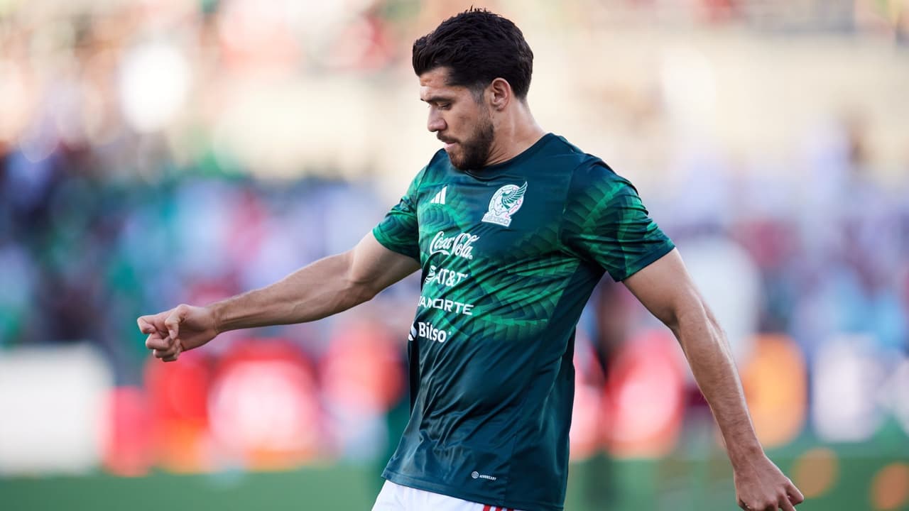 México se enfrenta ante Perú con Henry Martín como titular
