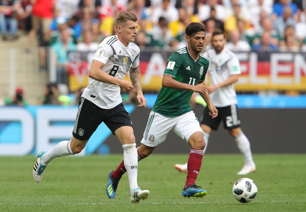 Carlos Vela (10): Hasta antes de salir de cambio en la segunda mitad, había sido el hombre con mejor actitud y trasladando el balón por varios metros en ataque. Su serenidad y calidad hablaron por él.