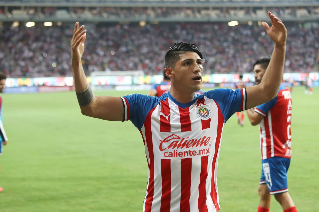 Alan Pulido asegura que regresa a Chivas... en el Día de los Inocentes
