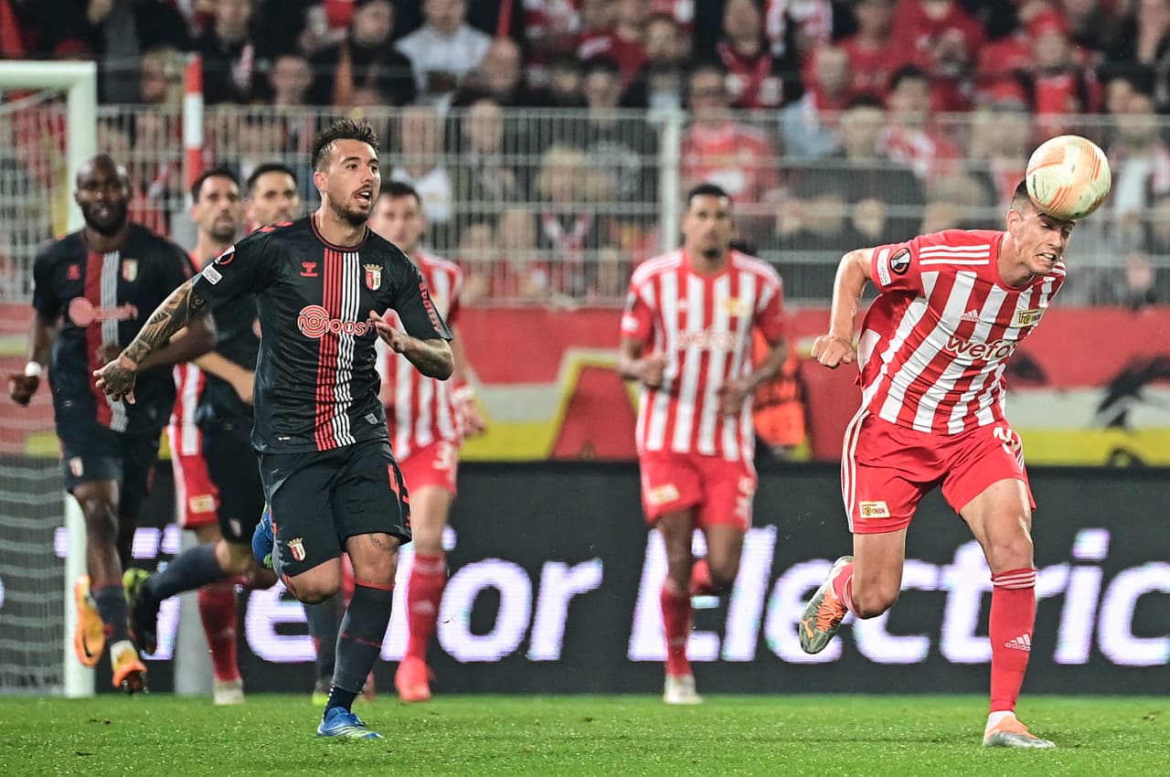 El cuadro de PSV Eindhoven derrotó 2-0 de local al Arsenal en la UEFA Europa League; Betis gana sin Guardado al Ludogorets y Braga cae ante Union Berlín sin Lainez.