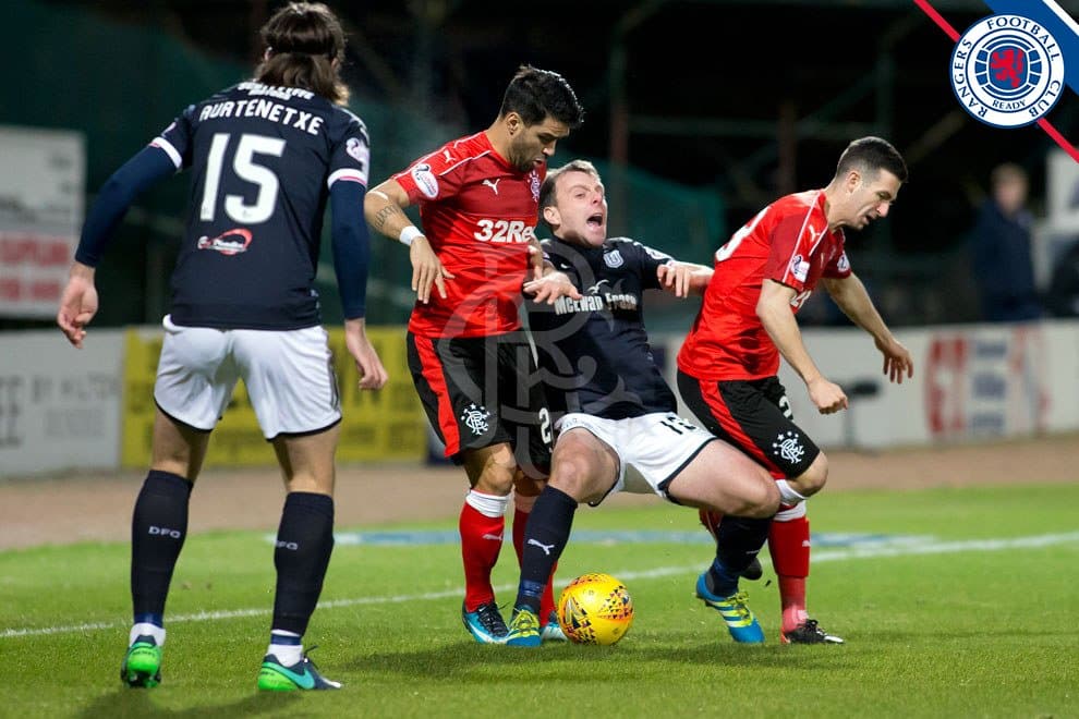 Rangers cayó ante el sotanero con Herrera y sin 'Gullit'