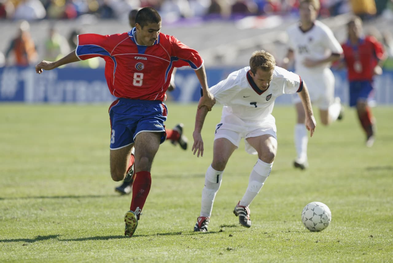 En 2002 la Copa Oro se jugó en Estados Unidos, en aquella edición Ecuador y Corea del Sur fueron las selecciones invitadas y se unieron a México, Canadá, Costa Rica, Cuba, El Salvador, Guatemala, Haití, Martinica y Trinidad y Tobago.