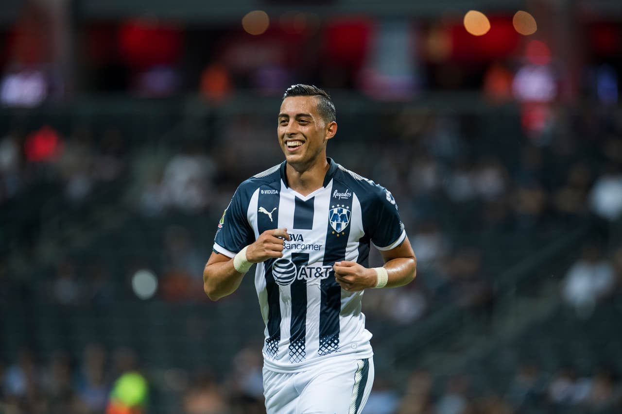 Rogelio Funes Mori, delantero de Monterrey: 5 millones de euros (aproximadamente 5,821,000 dólares).