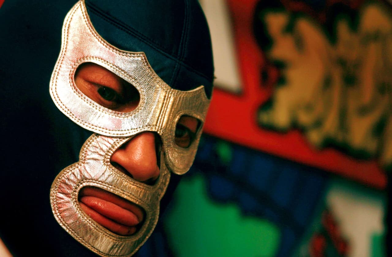 El enmascarado se ve luchando por la sociedad, por el lugar que lo vio crecer y también seguirá su carrera dentro del ring.
