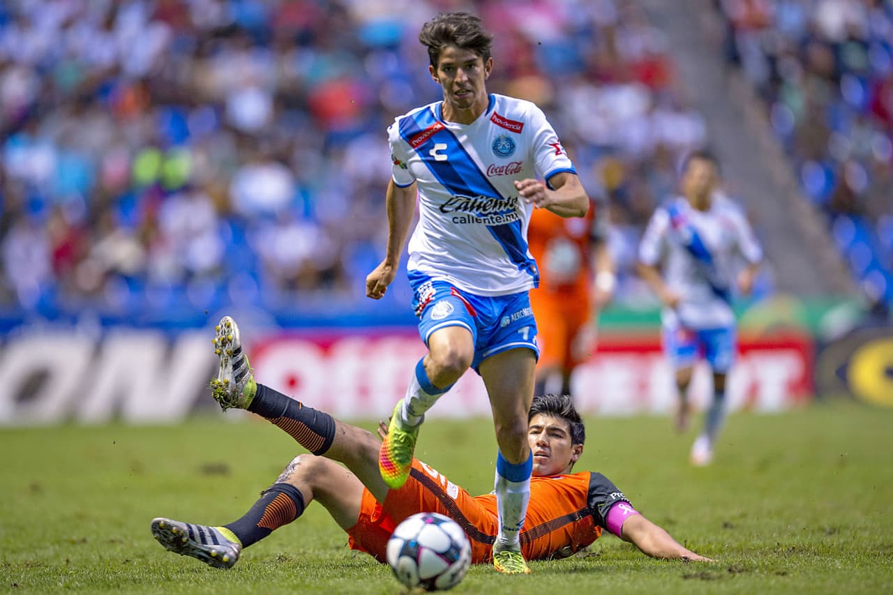 Carlos Orrantia se mantendrá en Puebla, al renovarse el préstamo del Santos para La Franja.