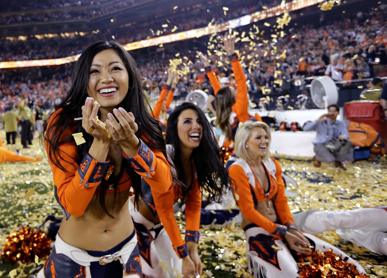 Ellas llenaron de belleza y diversión el emparrillado del Levi´s Stadium, checa las mejores imágenes de estas dulzuras.