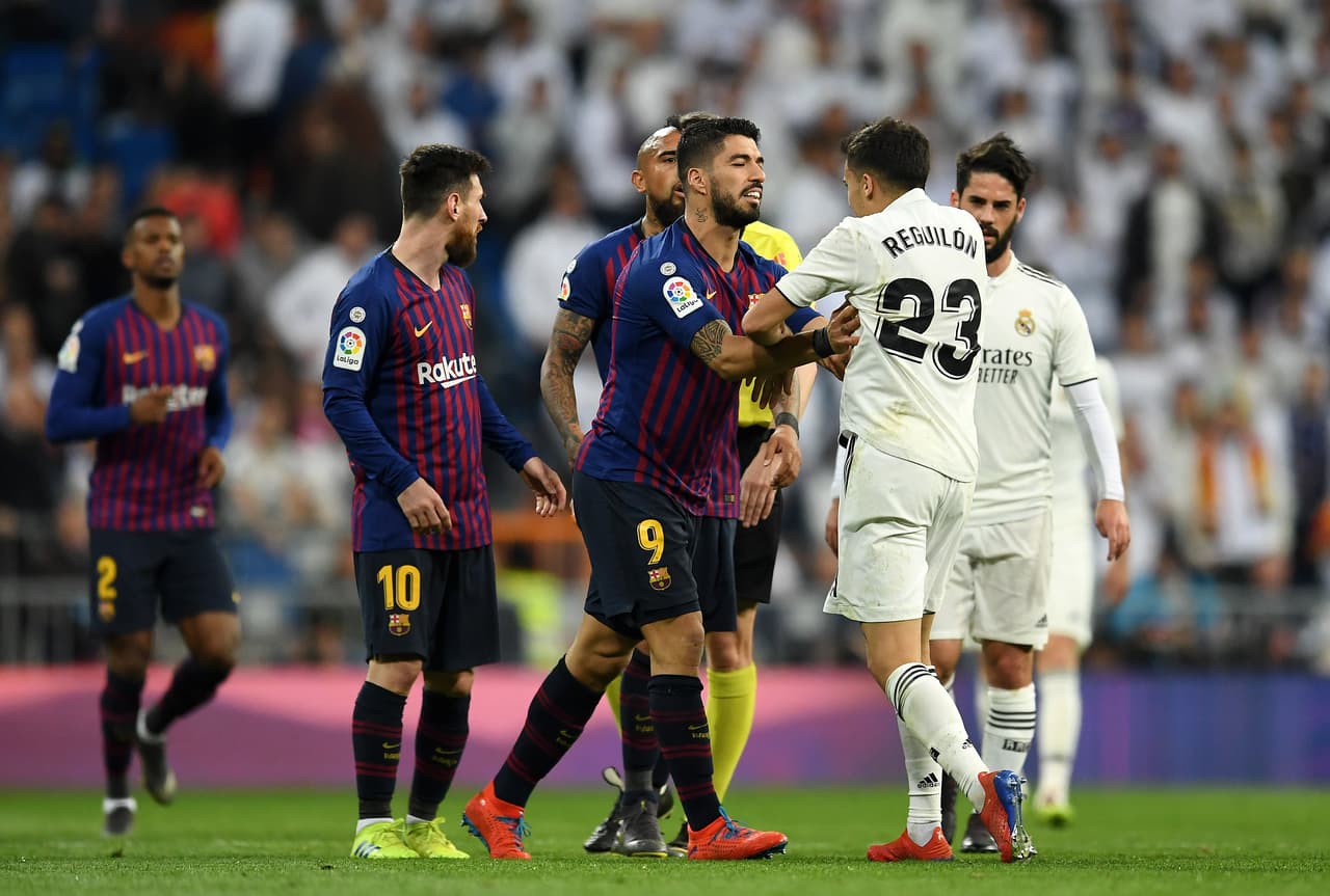 Suárez y Reguilón tuvieron múltiples choques en los dos partidos, lo que al final provocó la explosión del canterano de Real Madrid en el partido de la Liga de España.