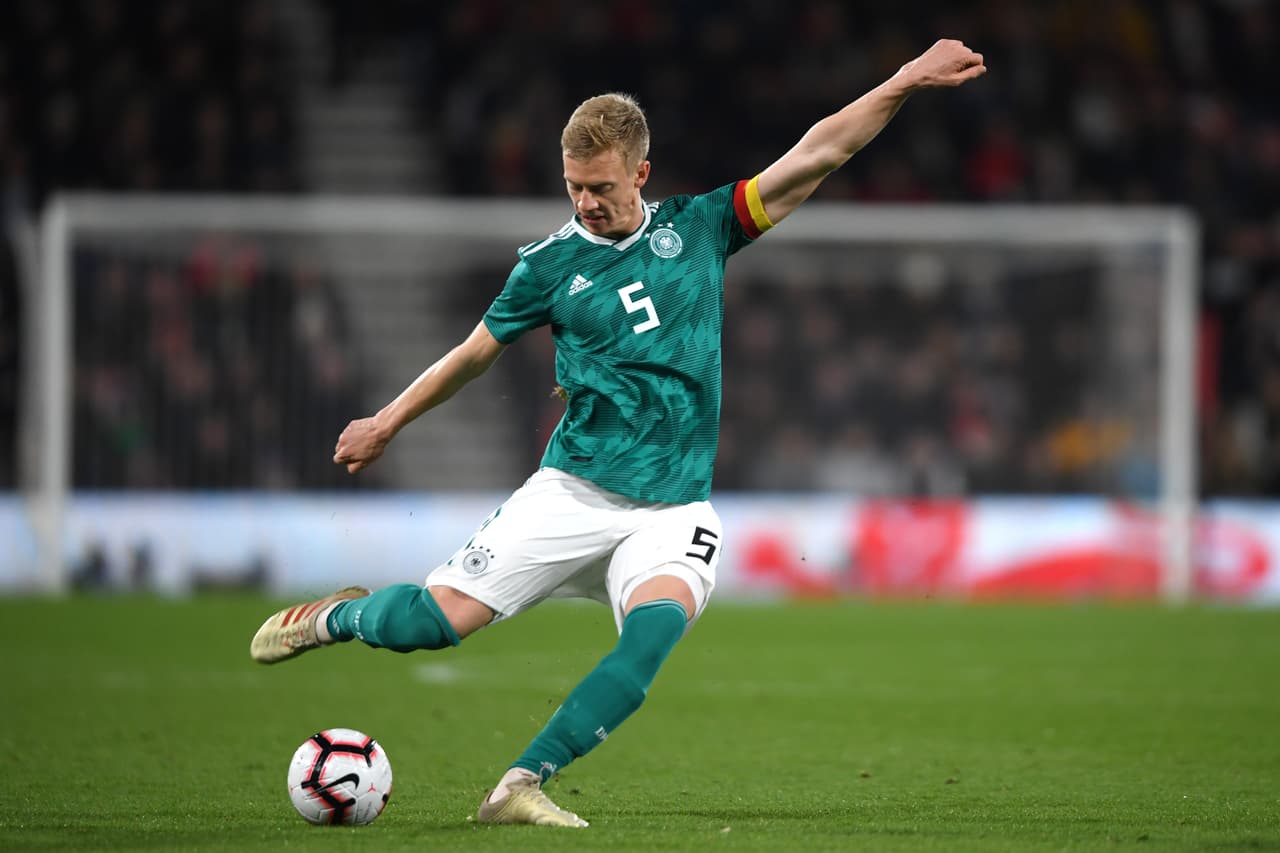 Medios ingleses afirman que Liverpool tiene su atención puesta en el defensa alemán Timo Baumgartl, jugador de 23 años que ahora milita en Stuttgart.