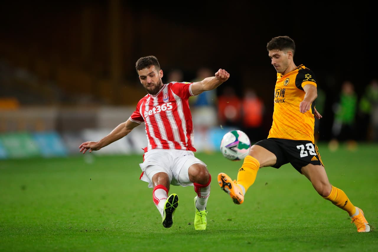 Wolverhampton cae ante Stoke City y se despiden de la EFL Cup | Raúl Jiménez ingresó al campo a los 69’ de juego. Jacob Brown 86’ marcó el tanto del triunfo que mandó a casa a los Wolves.