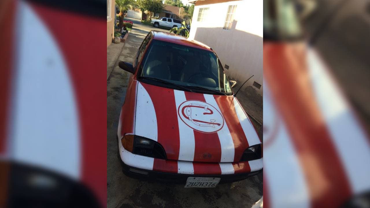 Con el escudo original del Club Guadalajara,