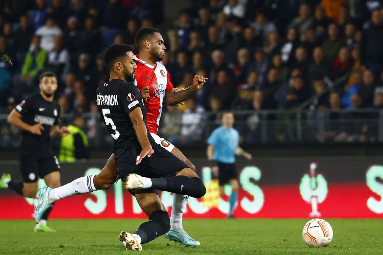 El Manchester United venció 3-0 al Sheriff, el Feyenoord cayó 1-0 con minutos de Santiago Giménez ante el Sturm y la Roma derrotó al Helsinki en la penúltima jornada de la Fase de Grupos de la UEFA Europa League.