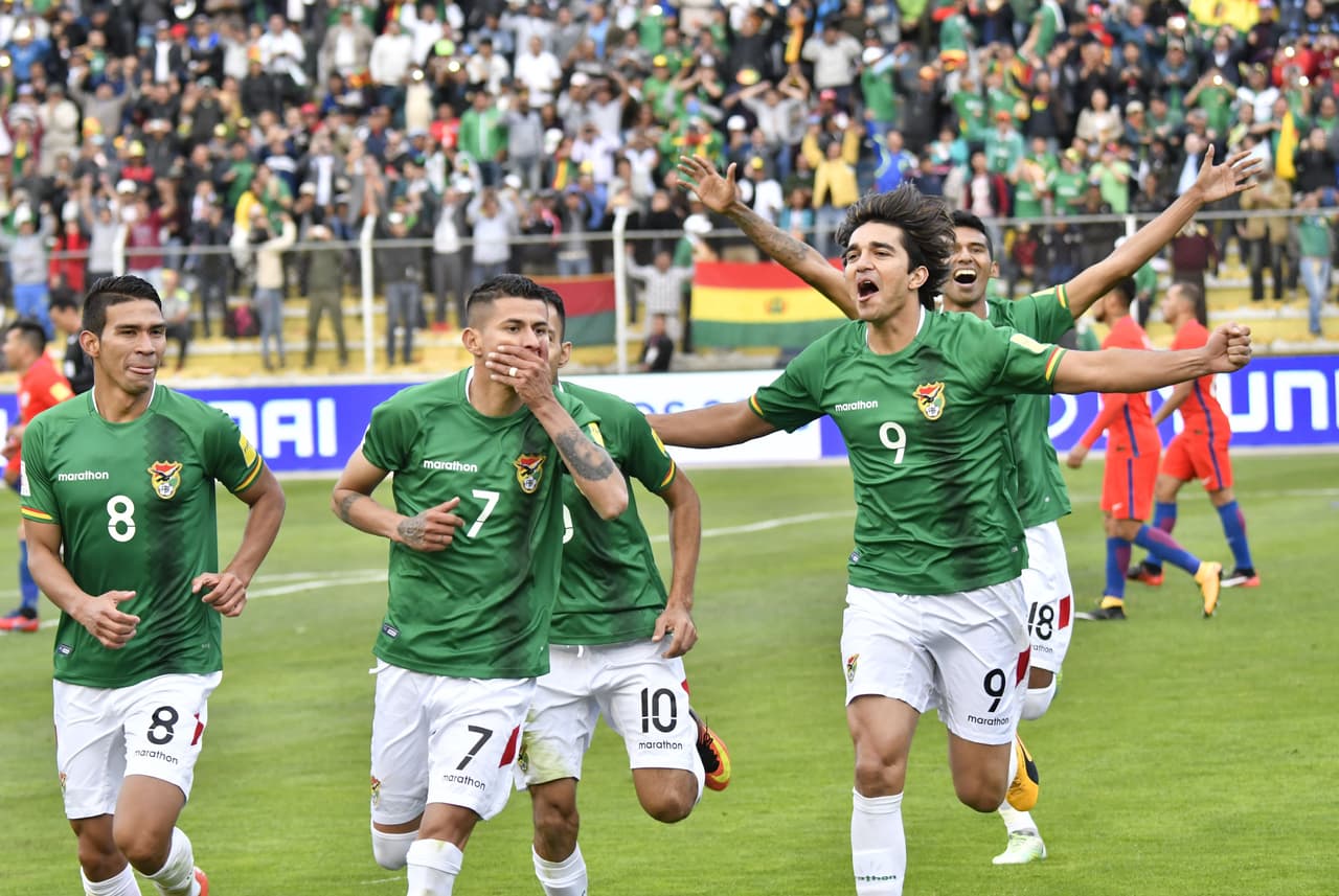 Sin opciones de clasificar a Rusia 2018, Bolivia entendió su partido en la altura de La Paz contra Chile como una oportunidad inigualable de darle una lección de humildad.