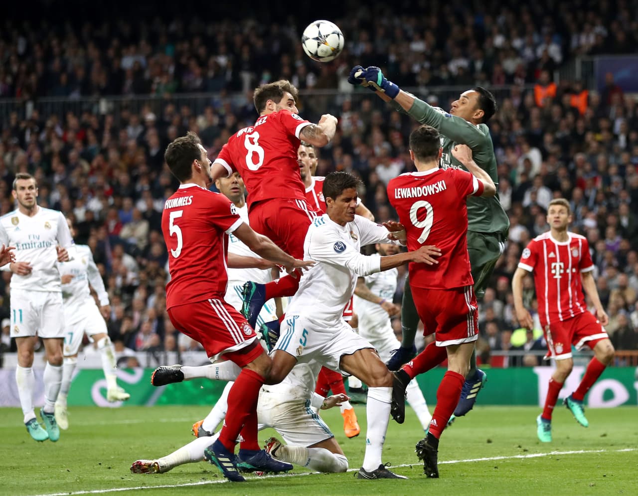 A diferencia del partido de cuartos de final, Navas impidió que Bayern Munich tuviera mejor suerte en el marcador en su búsqueda por remontar la serie.