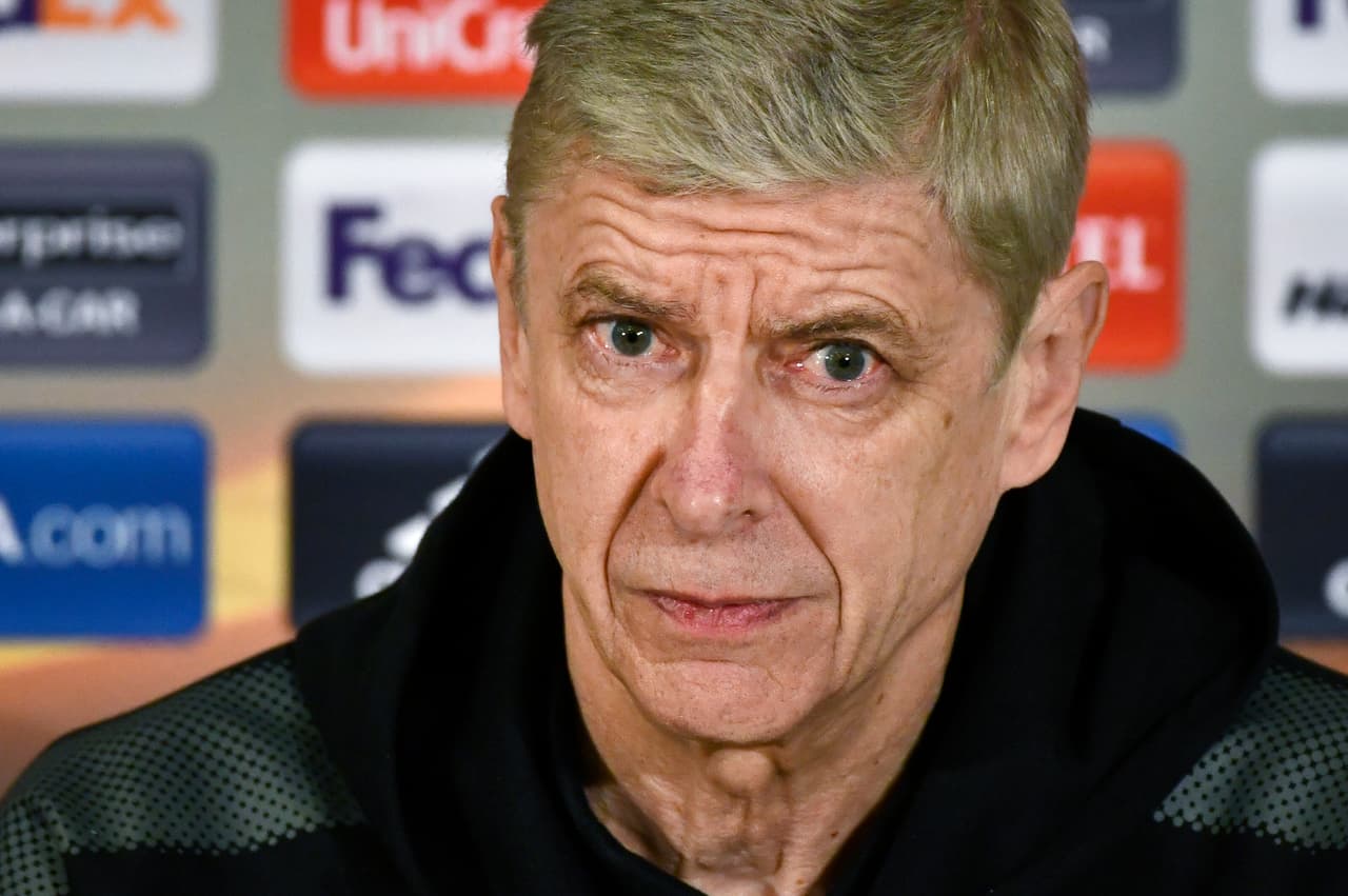Arsen Wenger es otro técnico que con Arsenal sufre una dificultad muy grande en la Premier League, donde está lejos de su clasificación a torneos europeos y a casi 30 puntos del líder.