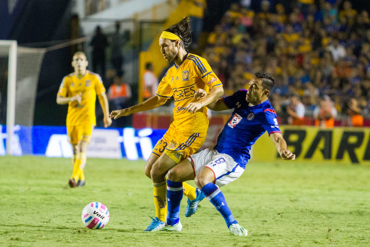 En el Apertura 2014, los tigres se llevaron la victoria gracias al gol que anotó Edgar Lugo, ex jugador de la Máquina Celeste, en ese partido, Joao Rojas y Francisco el 'Maza' Rodríguez fueron expulsados.