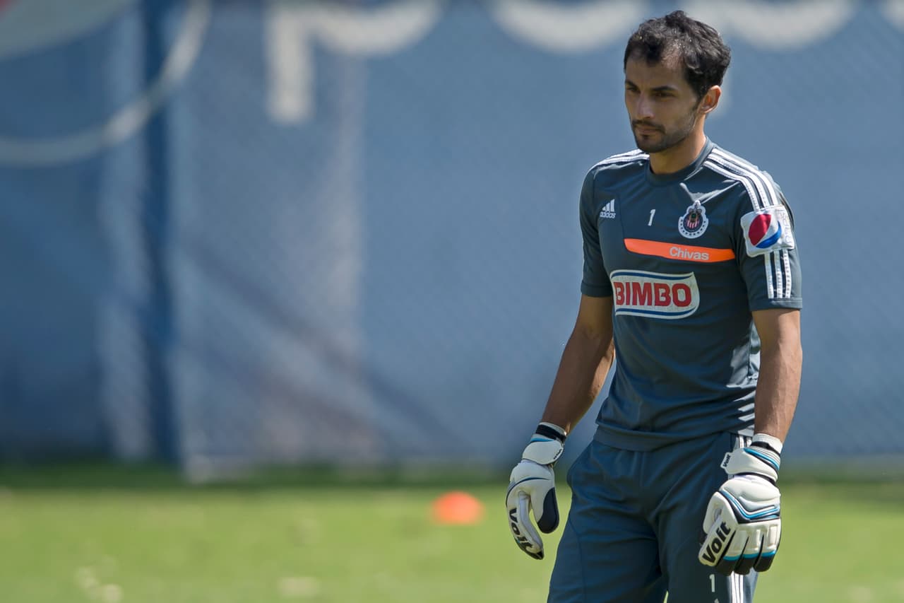 El Rebaño Sagrado lleva 8 partidos sin poderle ganar al Santos, aun teniendo a Luis Ernesto Michel entre sus filas.