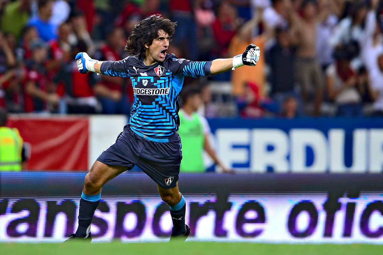 Otro referente del equipo rojinegro fue Federico Vilar, aunque en esta ocasión el arquero naturalizado mexicano defenderá el arco rival en el estadio Caliente.