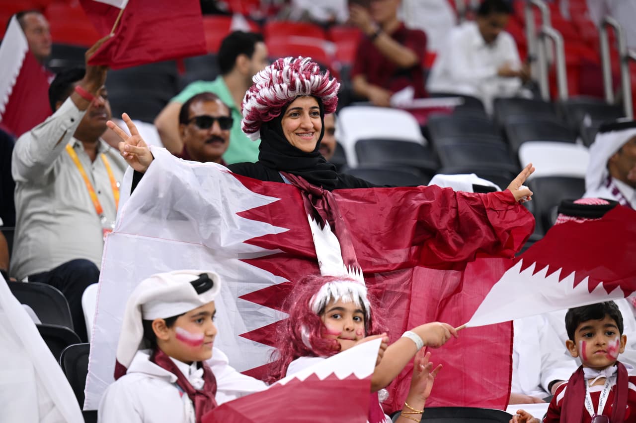 Países Bajos venció 2-0 a Catar con goles de Cody Gakpo (26’) y Frenkie de Jong (49’) para terminar de líder del Grupo A del Mundial Qatar 2022.