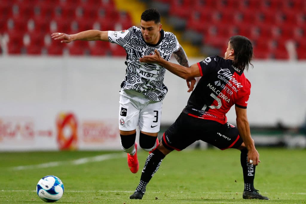Tras la expulsión de Angulo (26’), los rojinegros jugaron con 10 hombres gran parte del cotejo. Henry Martin (39’) abrió el marcador desde el manchón penal. Hacia el final del juego, apareció Richard Sánchez (90+4’) para sellar el resultado. En la J8, América recibirá al Pachuca, mientras que Atlas visitará Toluca.