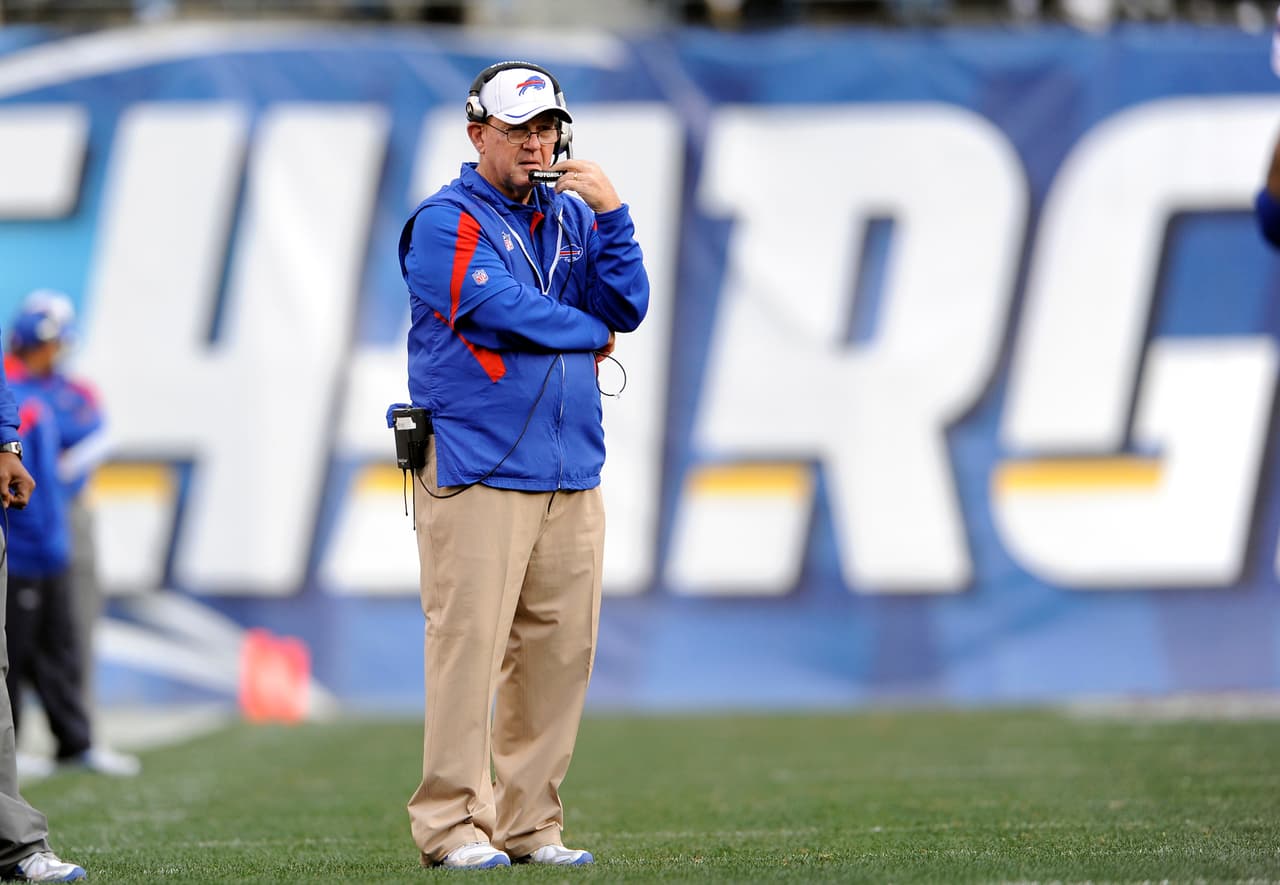 Chan Gailey (2010-2012) (16 victorias, 32 derrotas).