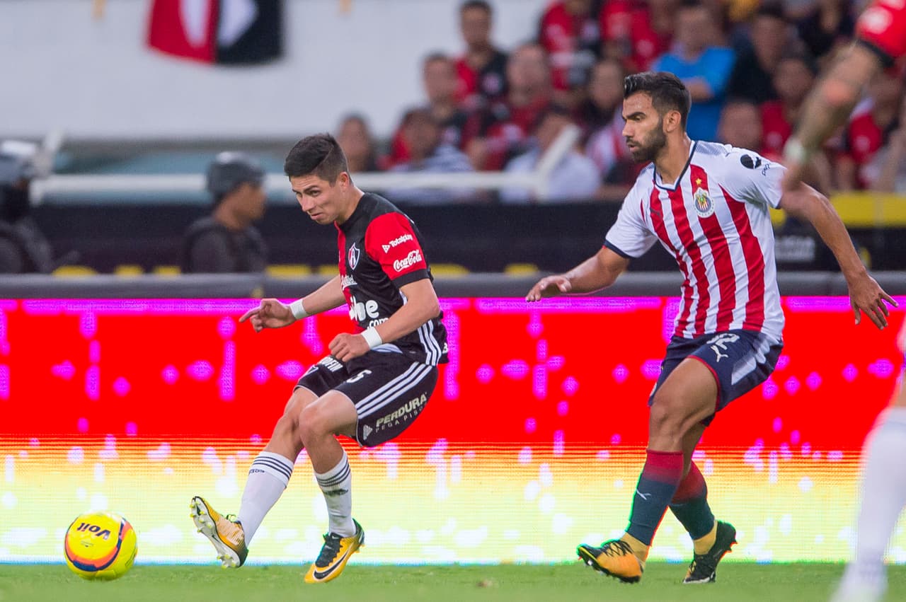 A partir de ese momento, la Academia jugó con mucho garbo y temple a lo largo de los 90 minutos.