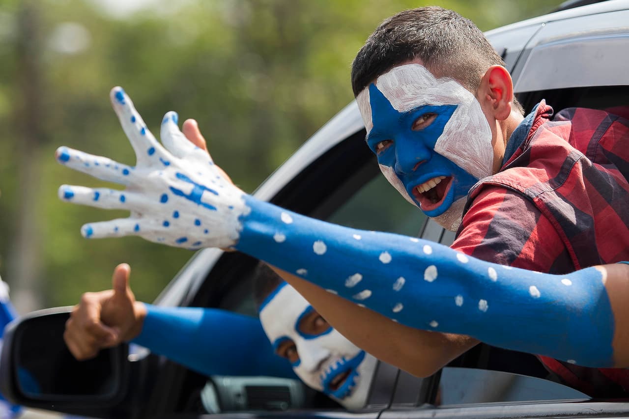 El ambiente en el Estadio Olímpico de San Pedro Sula es inmejorable en apoyo a la Bicolor en su juego contra el 'Tri'.