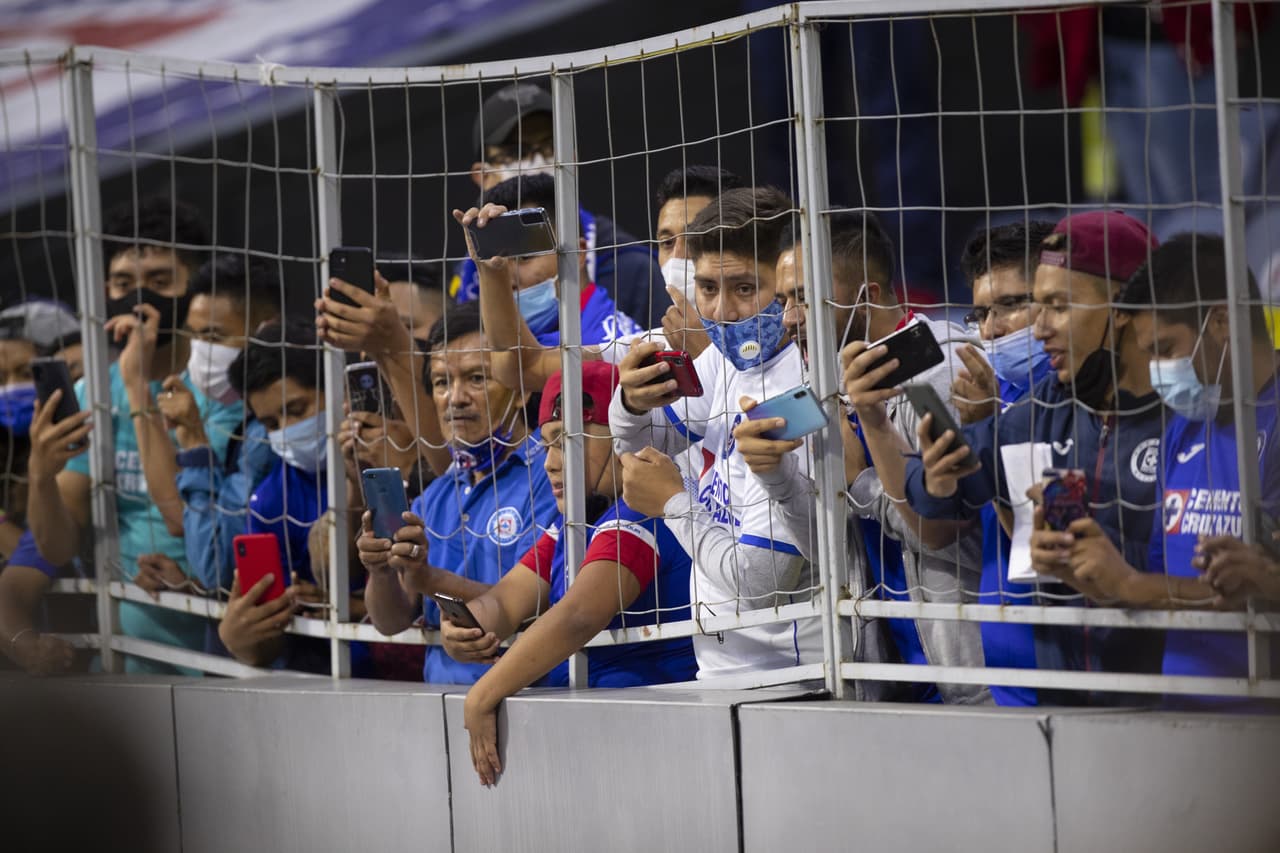 A pesar de las decepciones, como cada año, los fieles seguidores de La Máquina no faltaron al llamado para mantener viva la ilusión del campeonato.