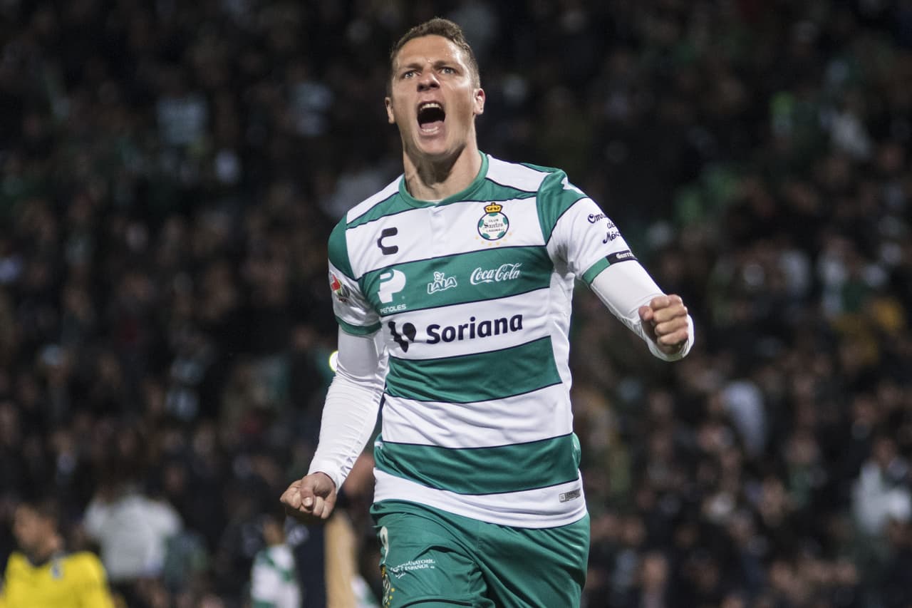 <b>6.- JULIO FURCH</b>
<br>- Equipos: Veracruz (27 goles) y Santos (48 goles)
<br>- Torneos: Clausura 2015 - Clausura 2020
<br>- Goles: 75